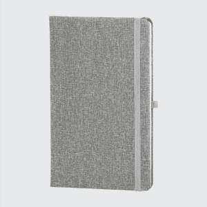 Akhisar Model 13×21 cm Defter, termo PU sert kapak, 55 gr krem kağıt ve esnek lastikli yapısıyla şıklığı ve işlevselliği bir araya getirir. 160 sayfa çizgili içeriği ve kalem tutucusu ile kullanım kolaylığı sunan bu promosyon defteri, farklı renk seçenekleriyle markanızın prestijini artırmak için idealdir. Markanıza özel baskı seçenekleriyle kişiselleştirilebilir.